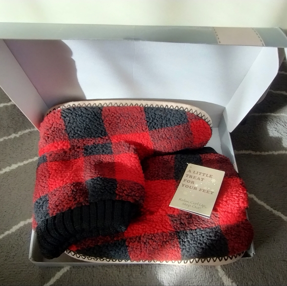 NWT in Box Slipper Socks Buffalo Check Pattern - Picture 9 of 16